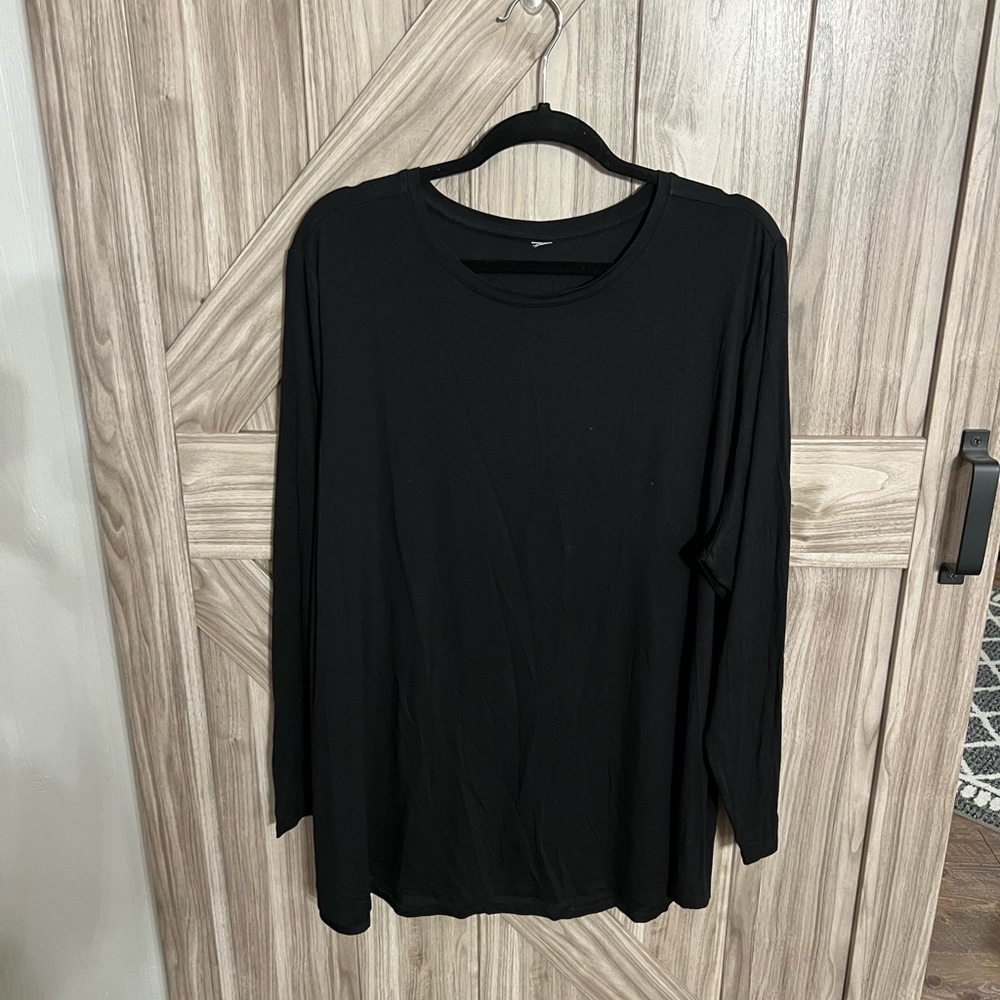 NEW w/o tags black swing shirt - high/low hem - soft material
